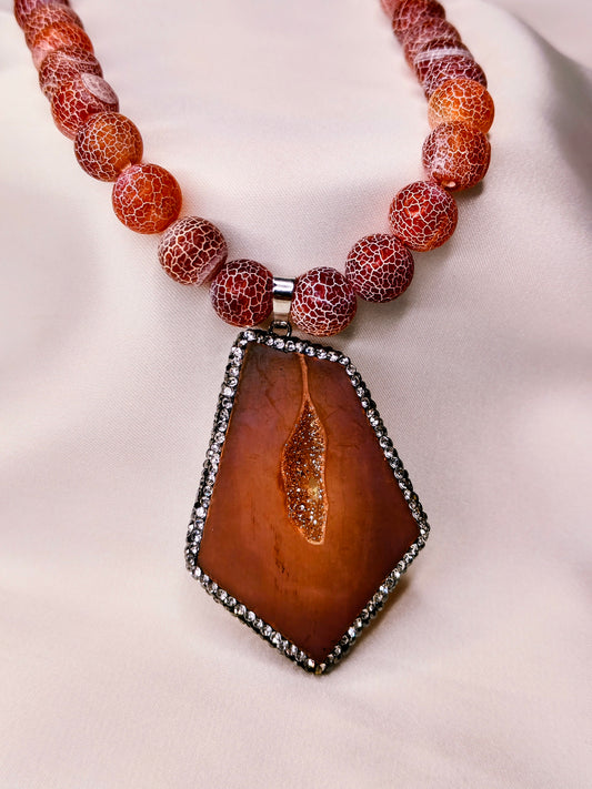AGT008 Unique and rare natural marksite geode slice pendant necklaces with unique red spider agate beads