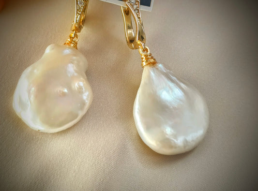 ERPFW001- baroque Pearl Ear rings with AD stone