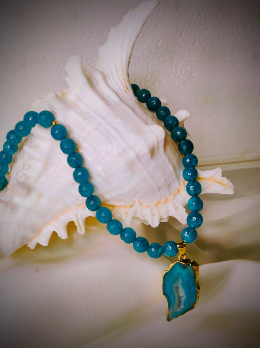 AGT003 Firozi agate necklace with beutiful firozi druzy pendant