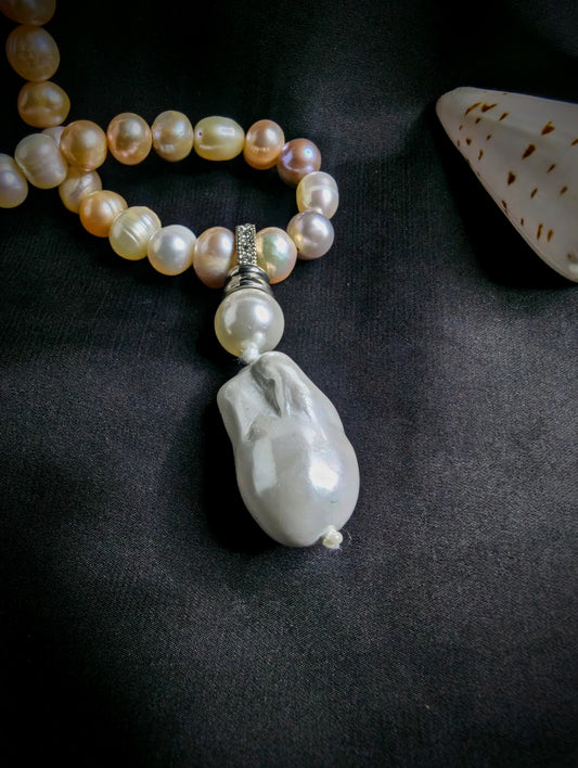 PFW001 Classic multicolour pearl necklace with baroque pearl pendant
