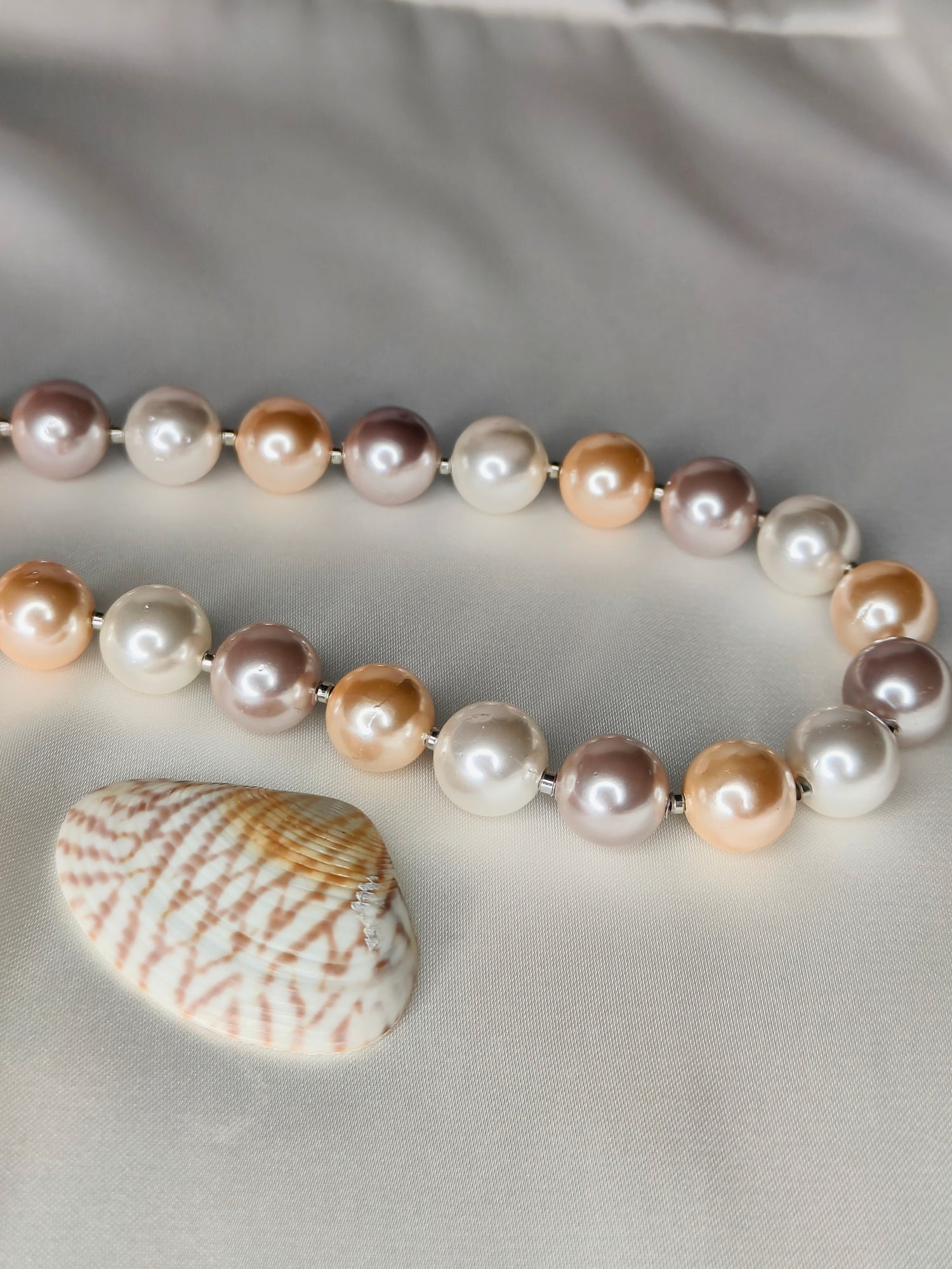 Shell Pearl Necklaces