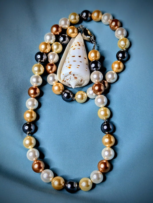 PSP002	 Golden touch Multicolour Pearl single string necklace