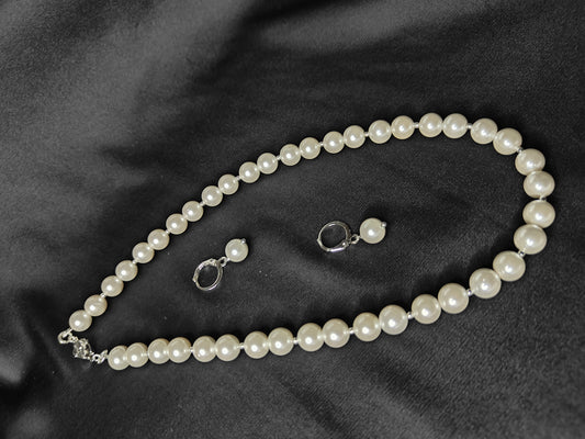 PSP007	Timeless Grace- Classic white pearl necklace set