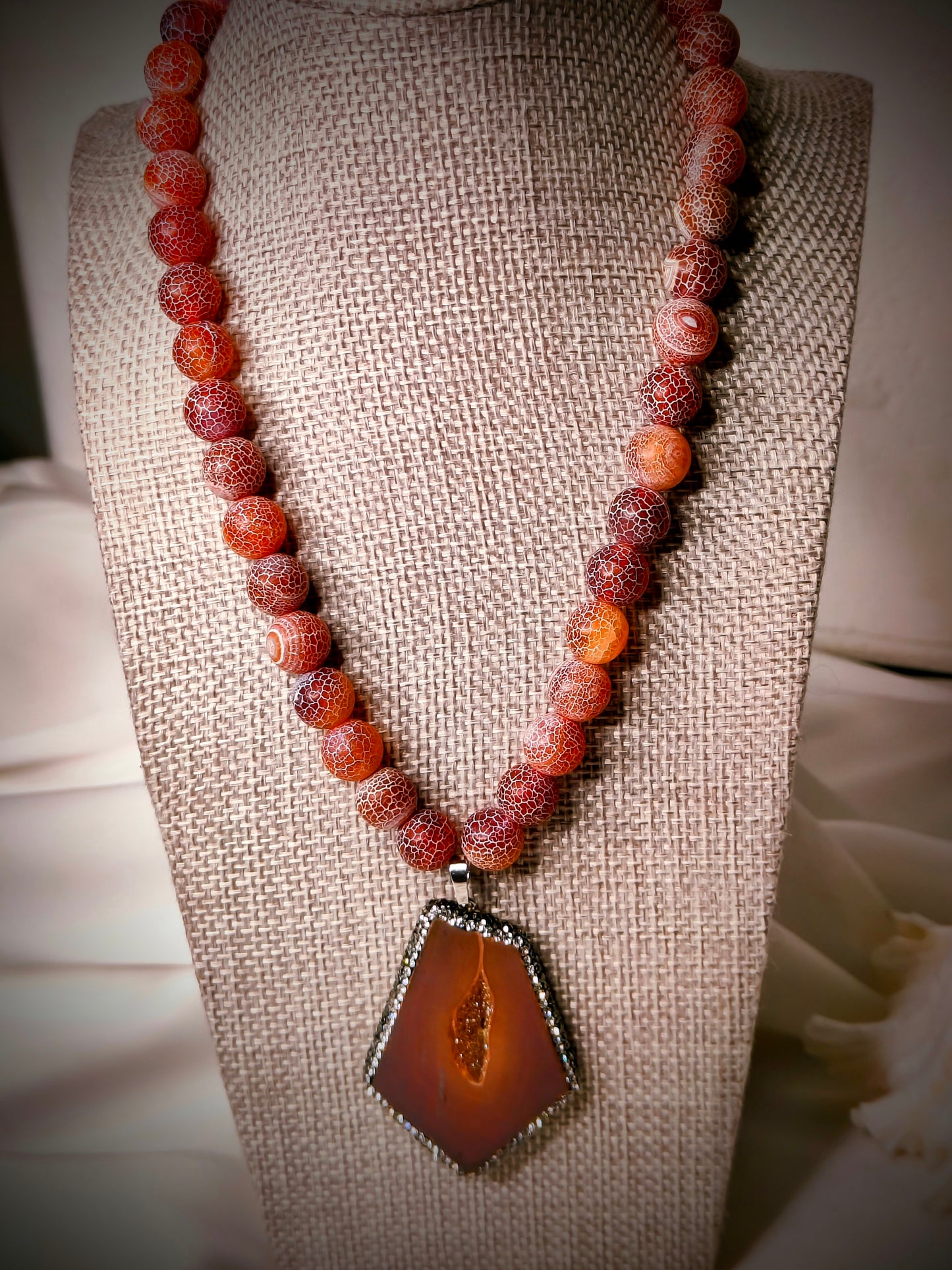 AGT008 Unique and rare natural marksite geode slice pendant necklaces with unique red spider agate beads