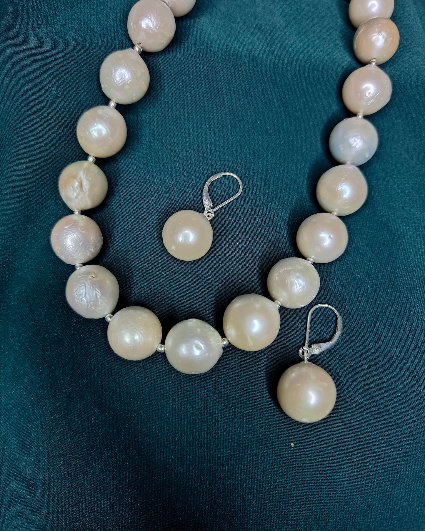 PFW025- Classic round pearl necklace with sterling silver beads