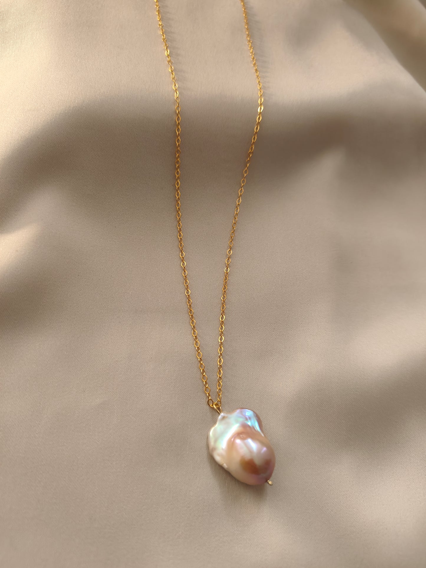 PFW022- Mermaid Beauty - Unique and Rare Mermaid Fin shaped Baroque Pearl Chain Necklace