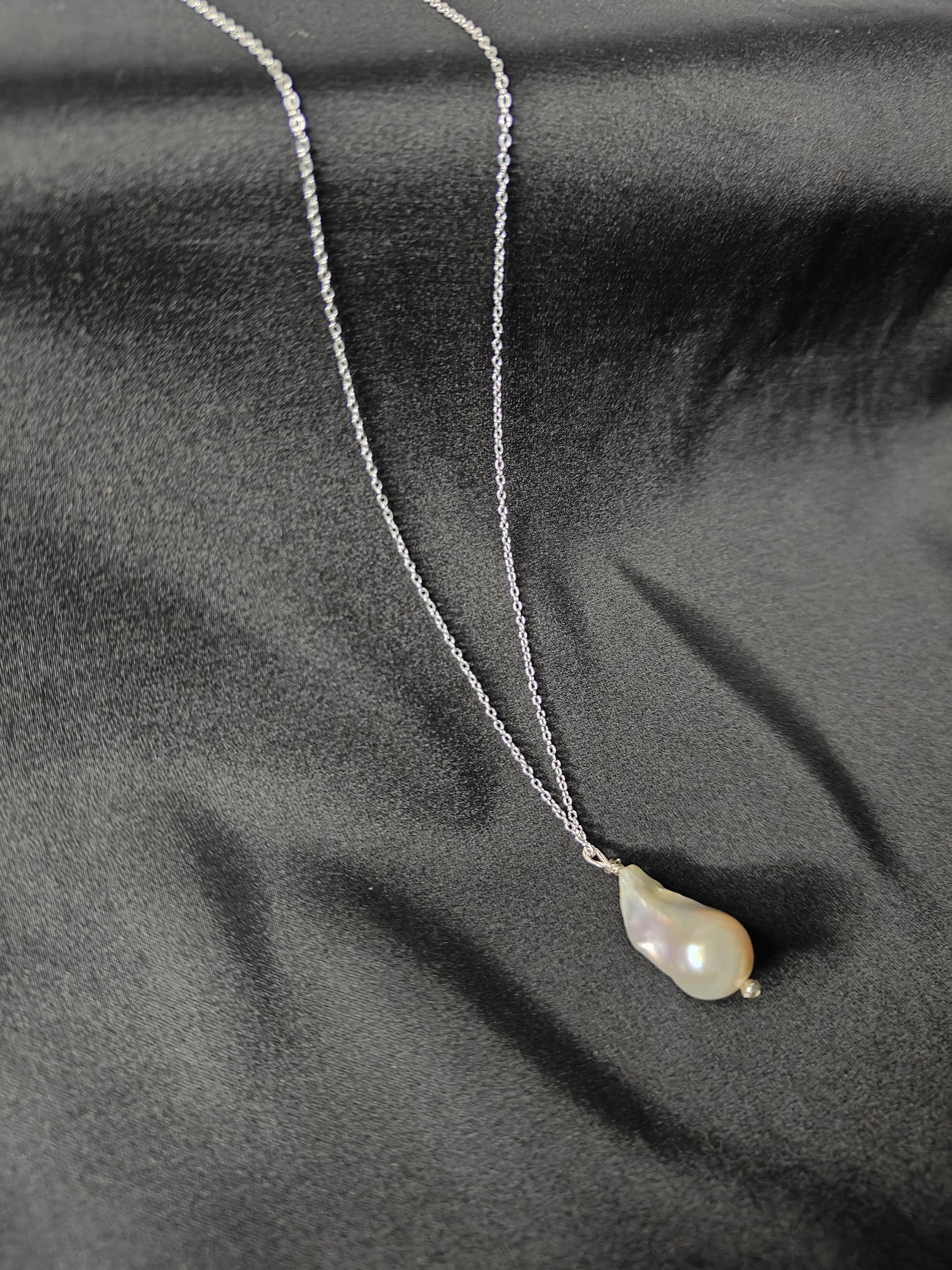 PFW016 Pearl rain - baroque pearl necklace with fine silver chain