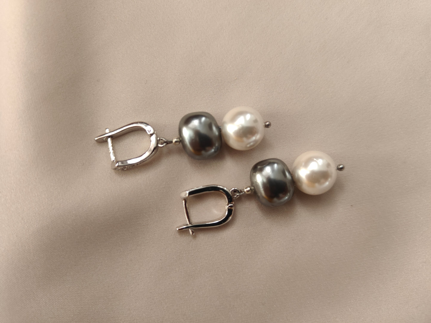 ERPFE018 Day & Night - elegant shell pearl Earrings with AD stone hoop