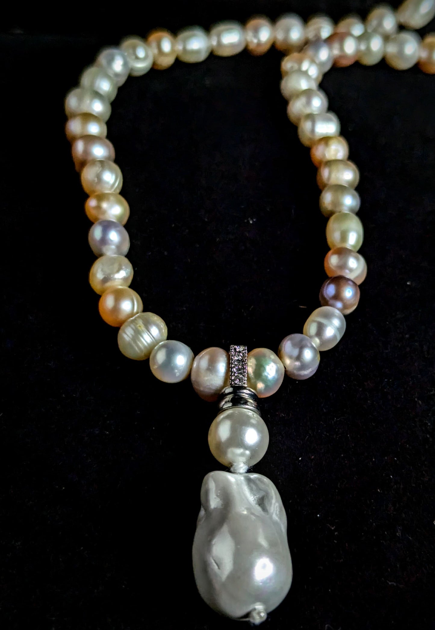 PFW001 Classic multicolour pearl necklace with baroque pearl pendant